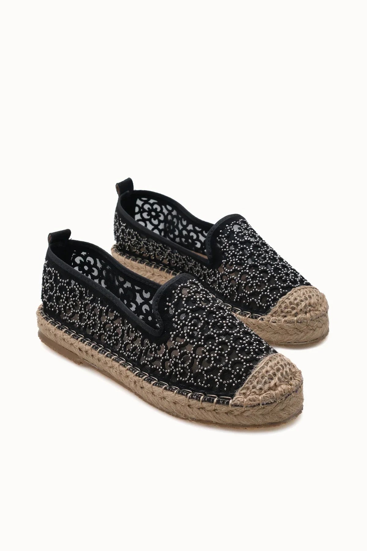 Loventino Jehyeth Kadın Espadril 00128 Siyah, şık ve zarif tasarımıyla lüks bir yaz ayakkabısı.