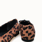 Loventino Saelstele Kadın Babet 001298 Leopar, etkileyici leopar deseni ve konforuyla gün boyu kullanılabilir.