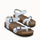 Loventino Clarmythe Kadın Parmak Arası Sandalet 0012503 Beyaz Cilt, şık ve konforlu tasarımıyla yaz modasında öne çıkan bir parça.