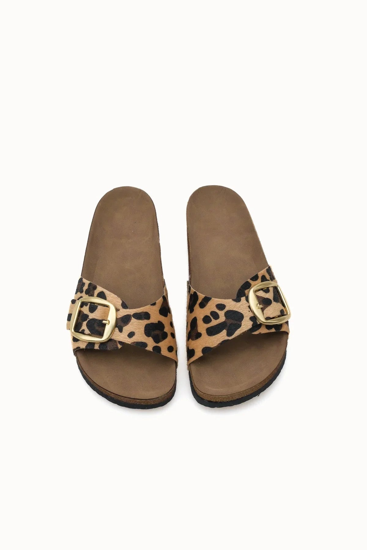 Loventino Hosrathla Kadın Tek Tokalı Terlik 0012603 Leopar - Dikkat çekici leopar deseni ve kaliteli materyali ile zarif stil.