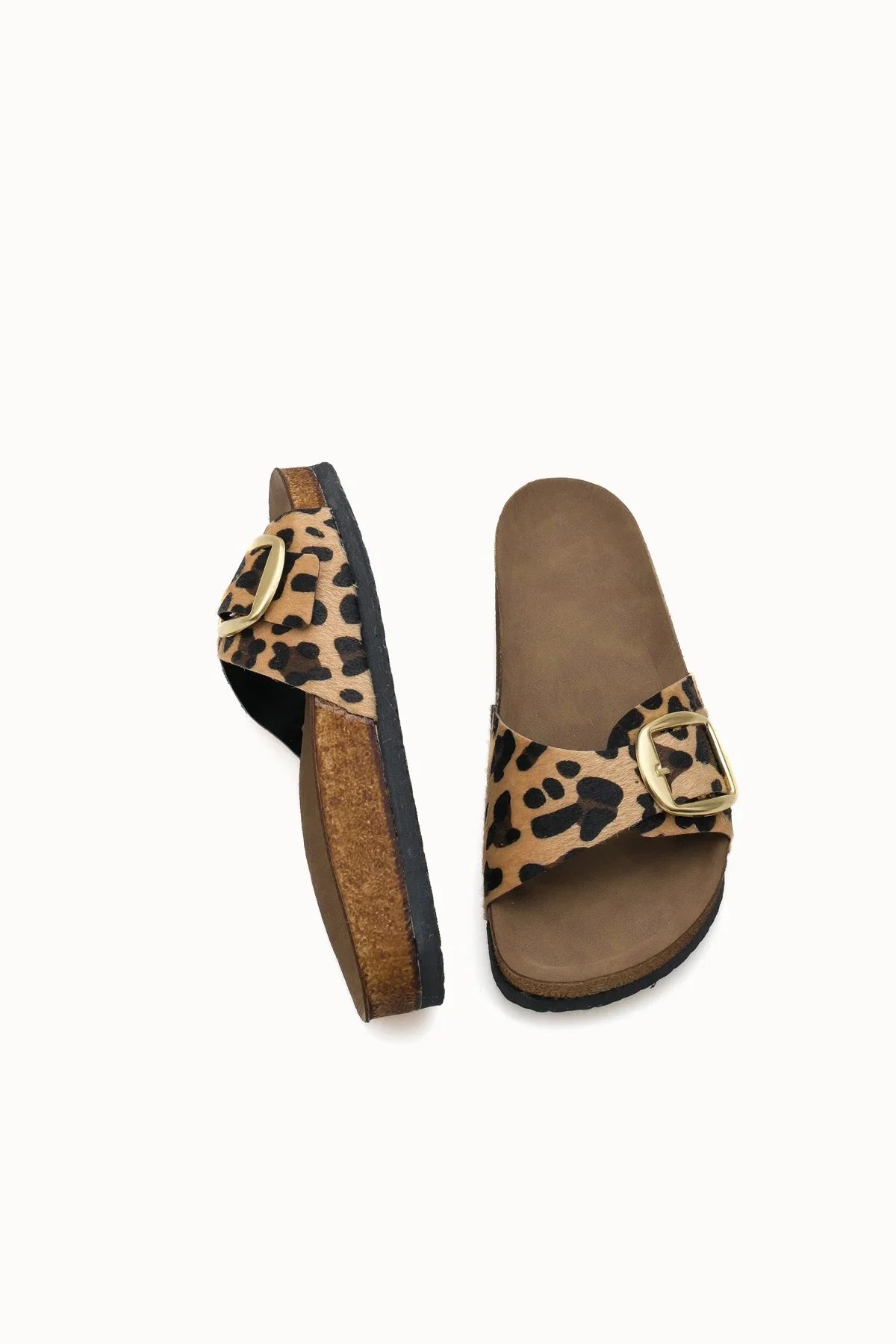 Loventino Hosrathla Kadın Tek Tokalı Terlik 0012603 Leopar - Modern ve sofistike görüntüsüyle her ortama uyum sağlar.