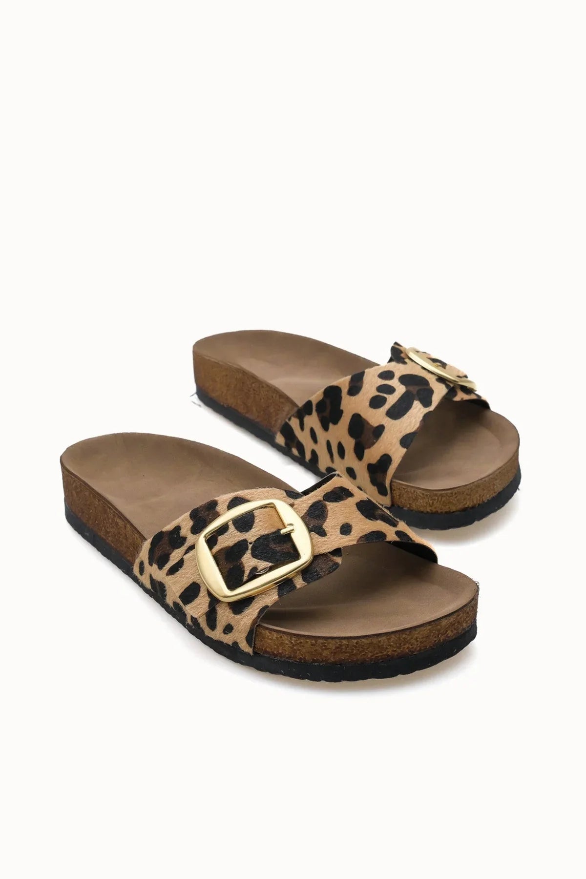 Loventino Hosrathla Kadın Tek Tokalı Terlik 0012603 Leopar - Lüks ve şık tasarımıyla dikkat çeken, konforlu kadın terliği