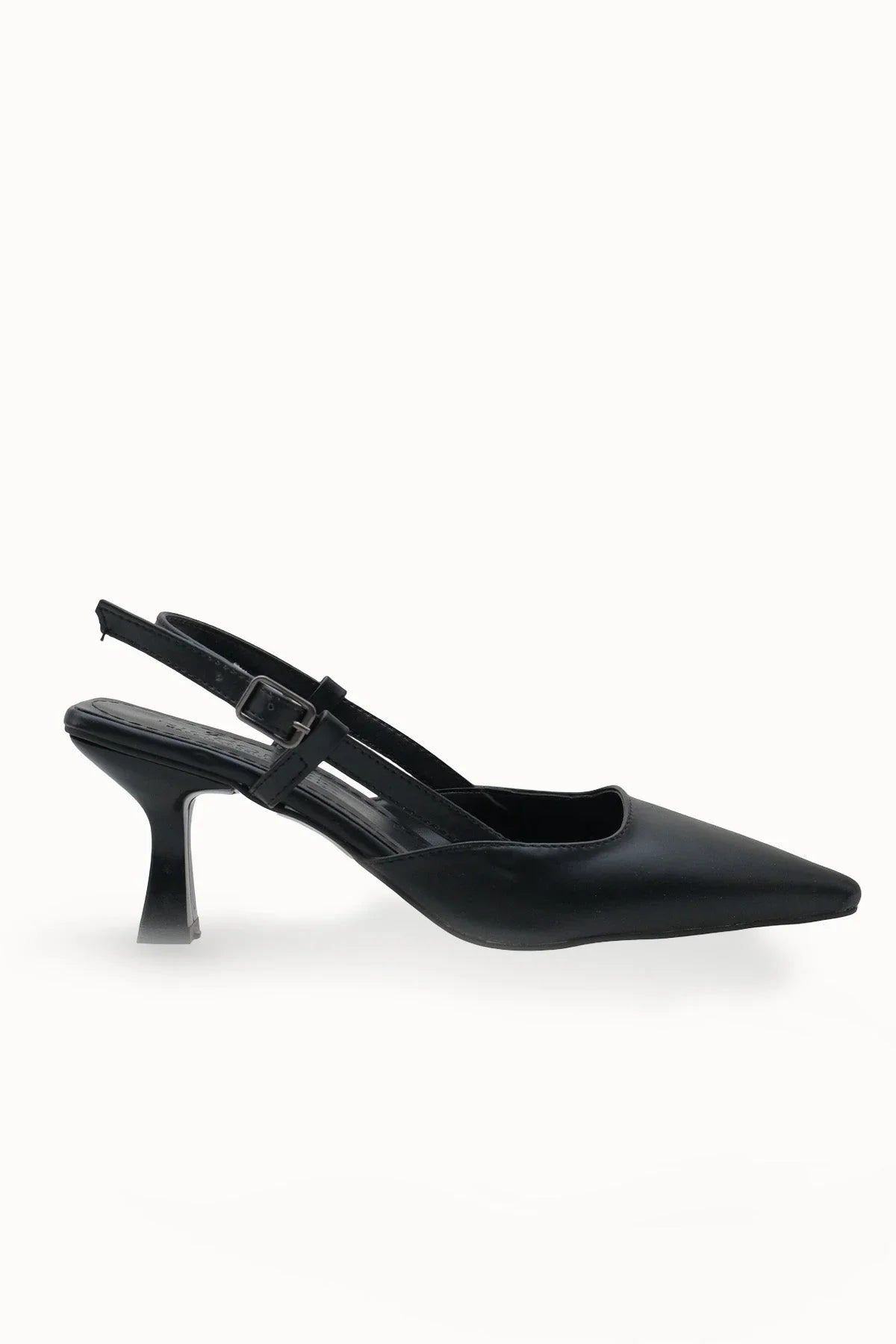 Loventino Evelniel Kadın Arkası Açık Sivri Burun Stiletto 001209 Siyah Cilt, zarif detaylarıyla şıklığı ön planda tutuyor.
