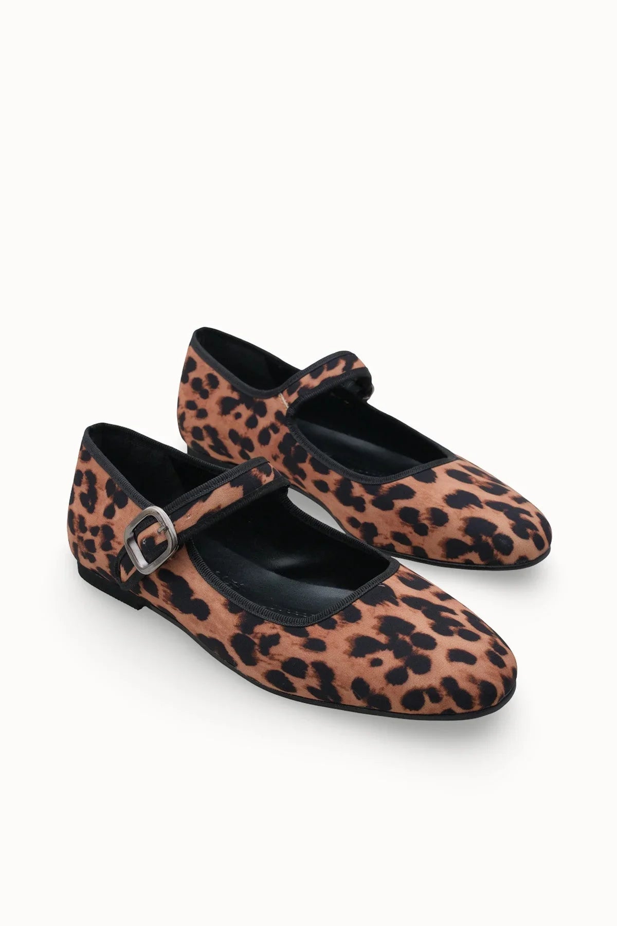 Loventino Gisnalore Kadın Babet 0012277 Leopar - Lüks ve şık leopar desenli babet tasarımı