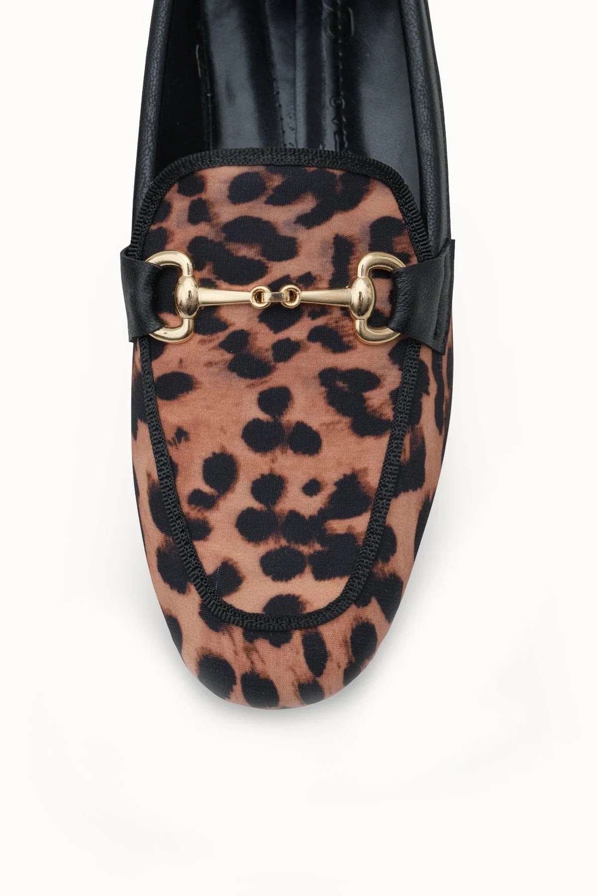 Loventino Ophisalia Kadın Babet 001293 Leopar, modern ve lüks görünümüyle stilinizi tamamlar.