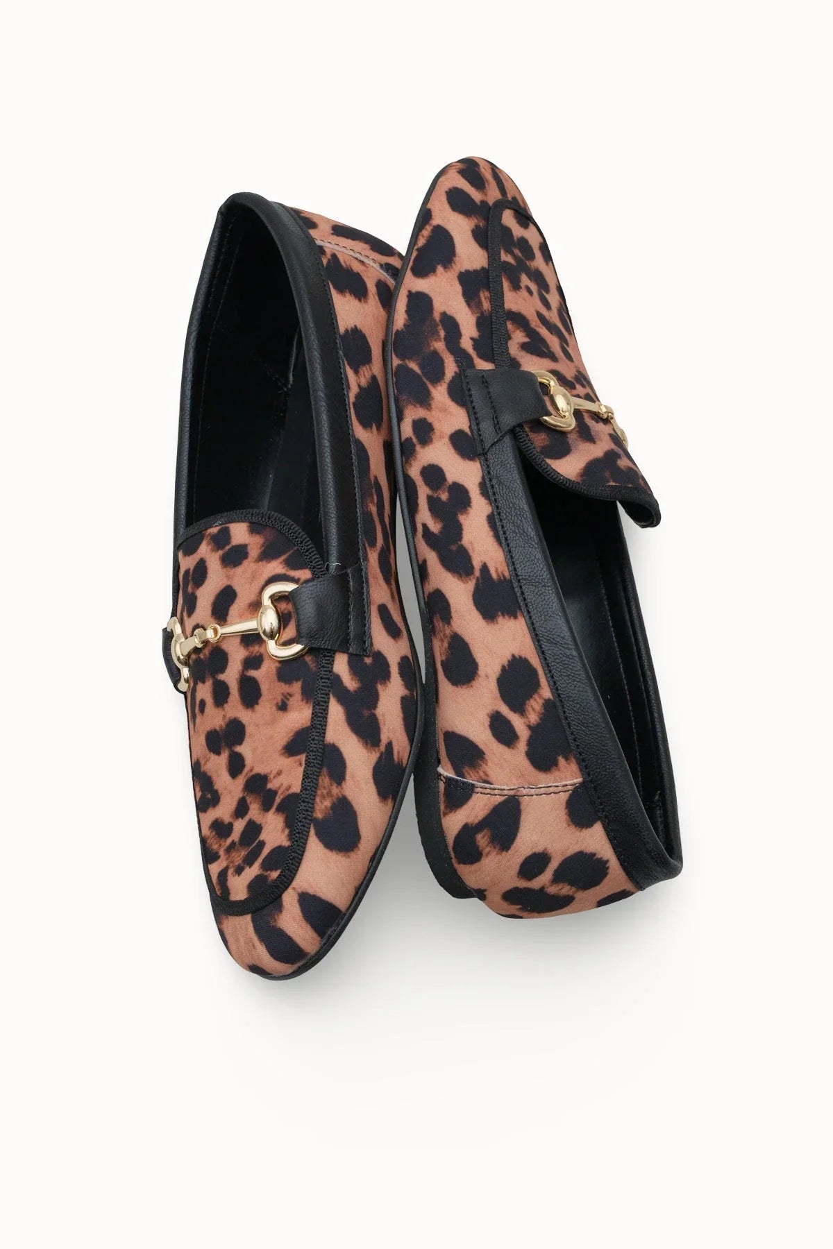 Klasik ve şık detaylara sahip Loventino Ophisalia Kadın Babet 001293 Leopar, her durum için ideal.