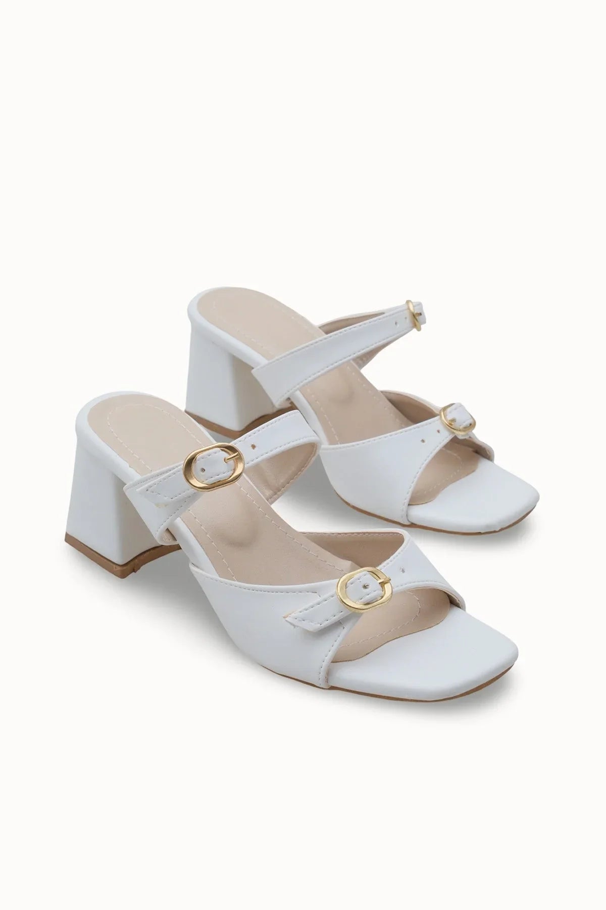 Loventino Gisesalia Kadın Topuklu Terlik 00120036 Beyaz, lüks tasarımlı beyaz kadin terlik, zarif yüksek topuk ile stilinizi tamamlar.