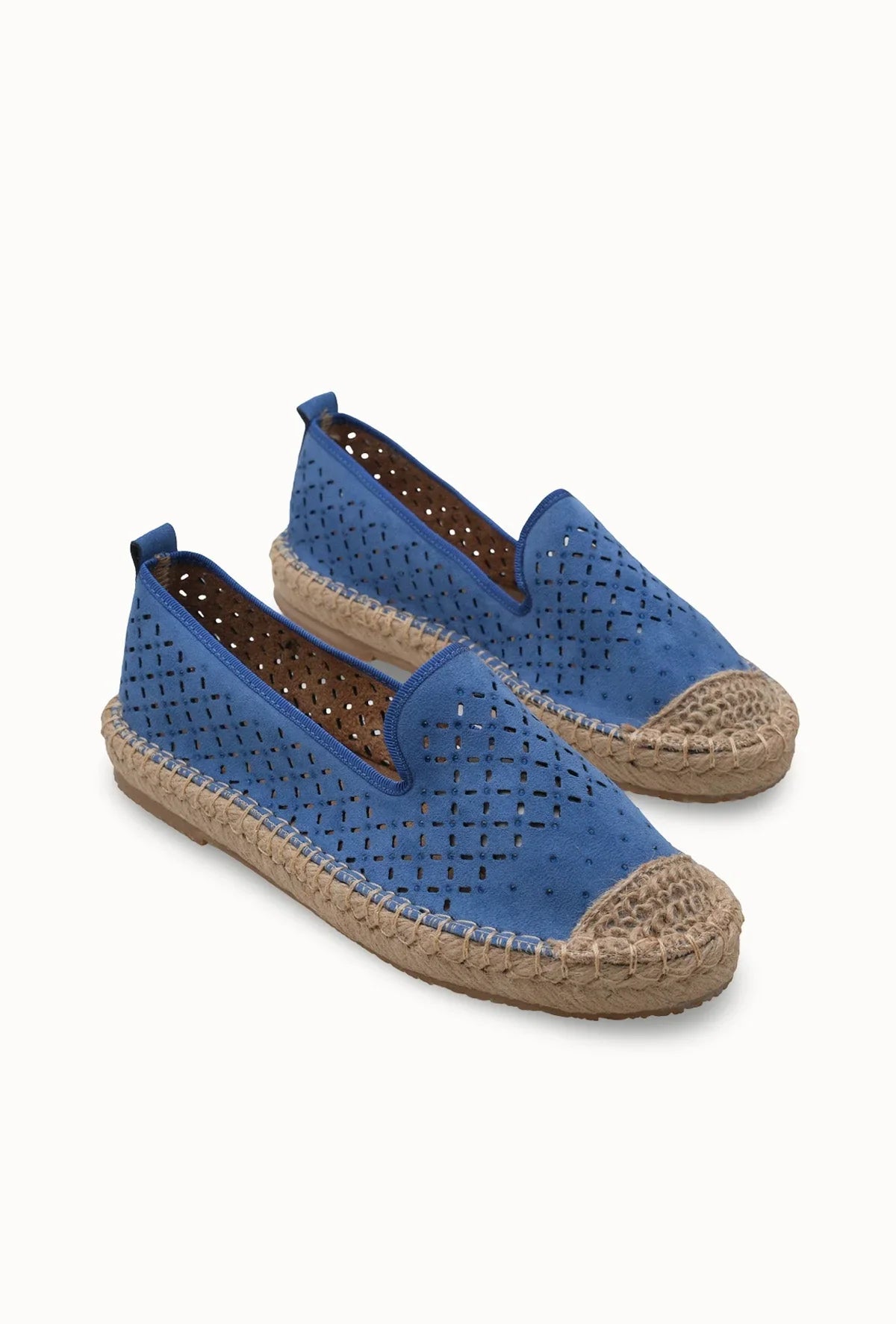 Loventino Iohnalyn Kadın Espadril 00121 Mavi, şık ve lüks bir yaz ayakkabısı. Zarif dizaynı ve mavi rengi ile dikkat çekiyor.