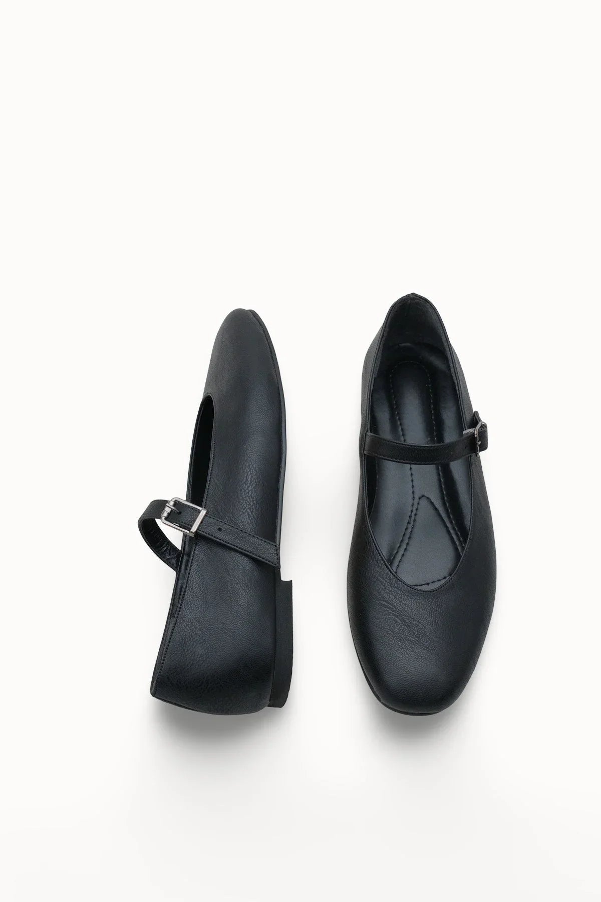 Loventino Libnandra Kadın Babet 001292 Siyah Cilt - Modern ve şık bir görünüm için ideal kadın babet.