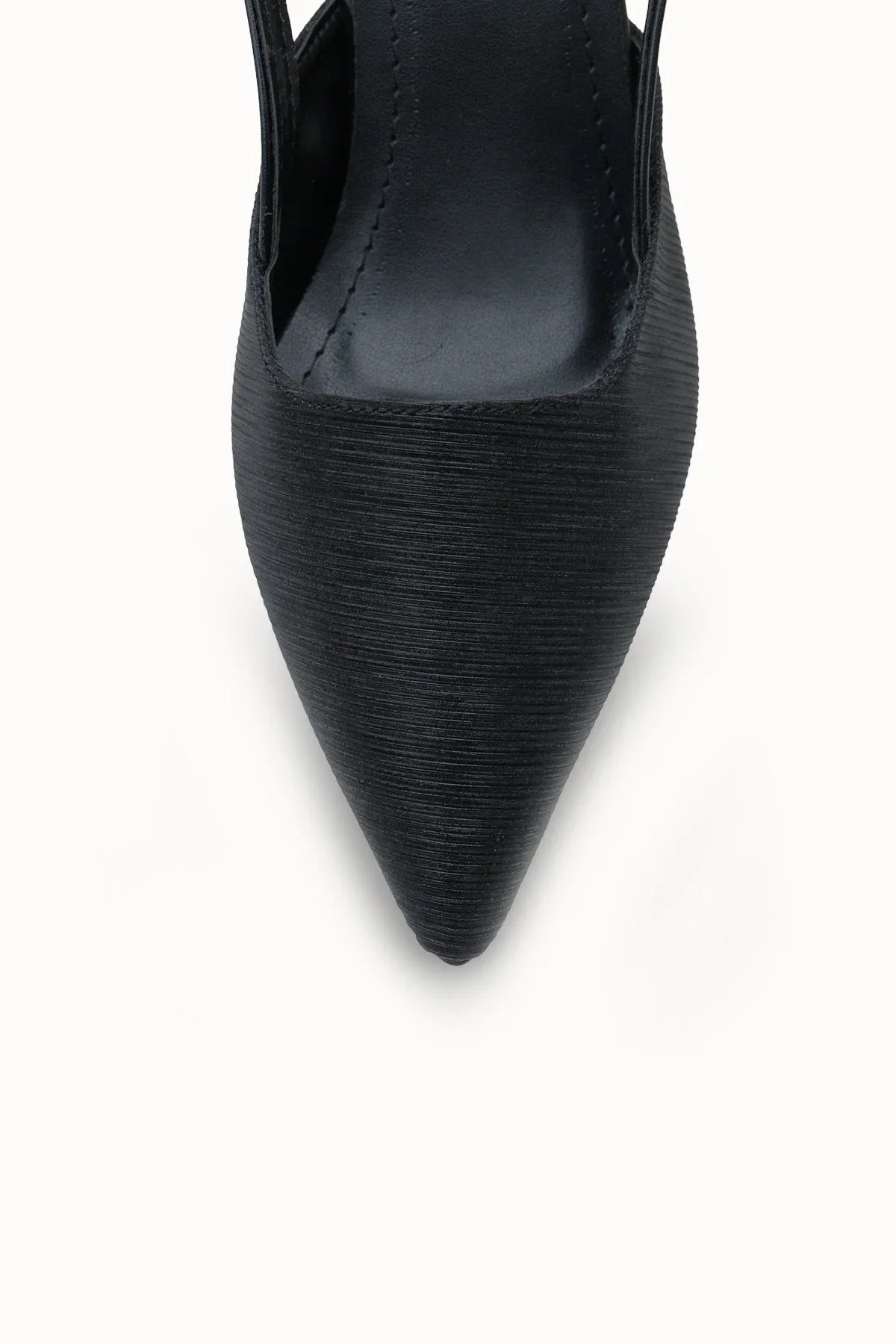 Siyah dokulu Loventino Evelniel Kadın Arkası Açık Sivri Burun Stiletto 001209, klasik ve şık bir görünüm için mükemmel seçim.