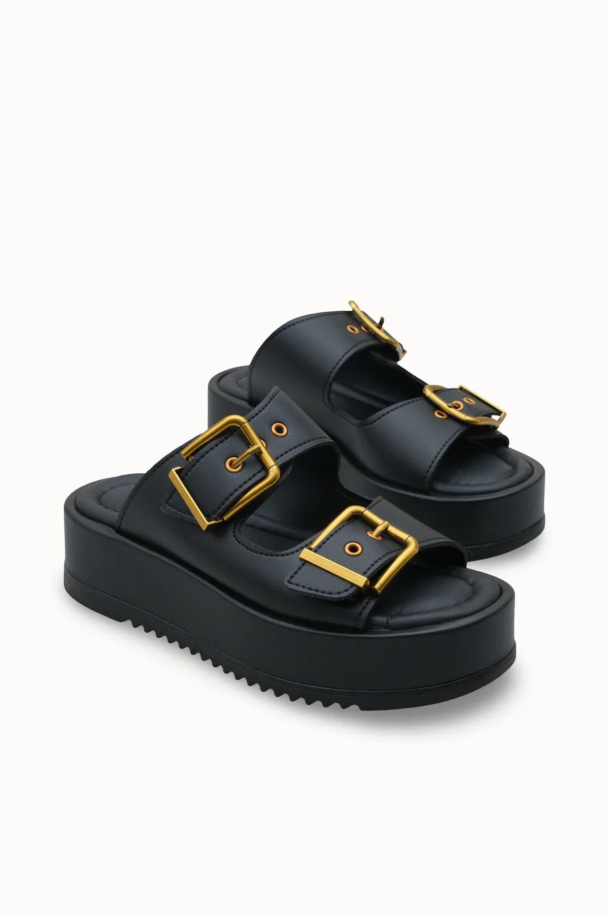 Loventino Winledha Kadın Çift Tokalı Terlik 001278 Siyah Cilt; zarif tasarımı ve kaliteli deri yapısıyla şıklığınızı tamamlayacak lüks terlik.