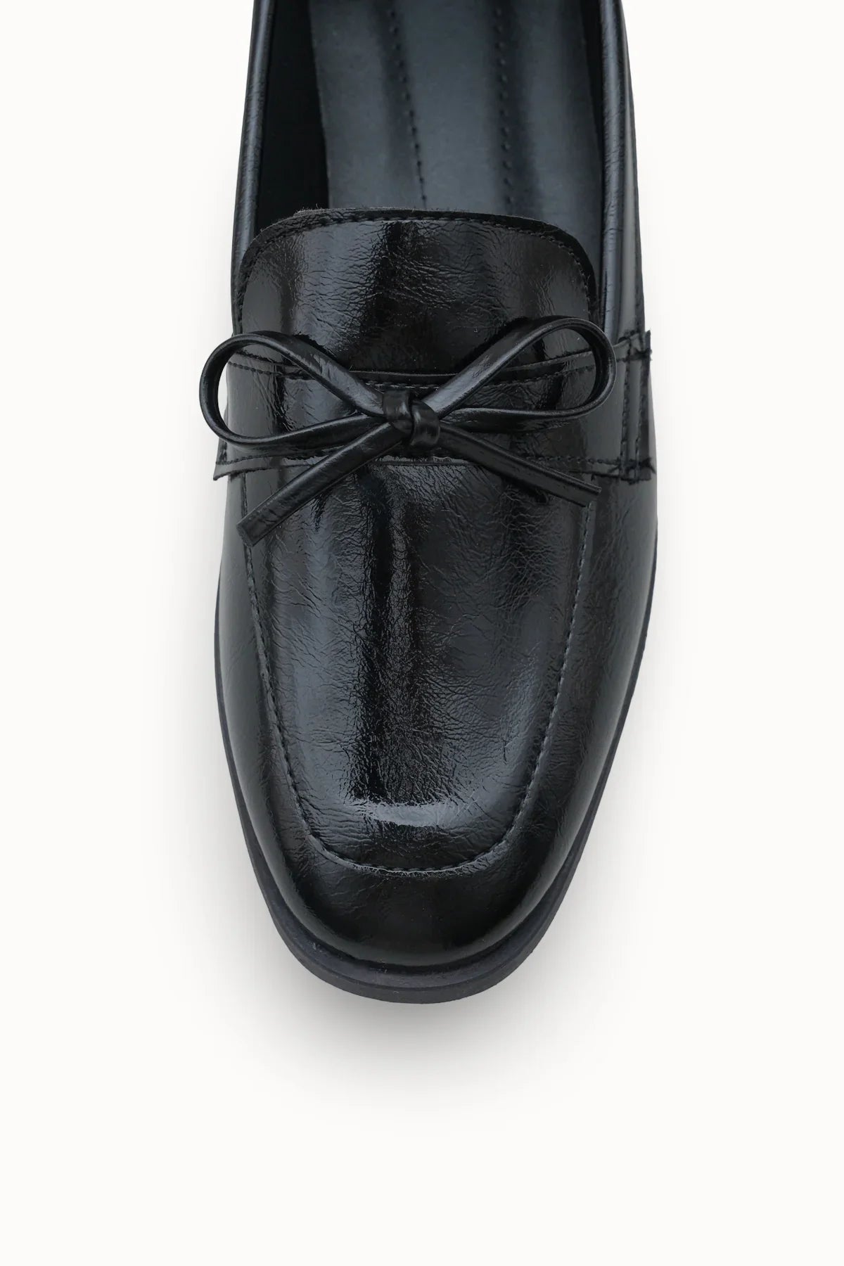 Riccon Loventino Kadın Babet 001295, siyah cilt malzemeden üretilmiş zarif ve lüks kadın ayakkabısı.