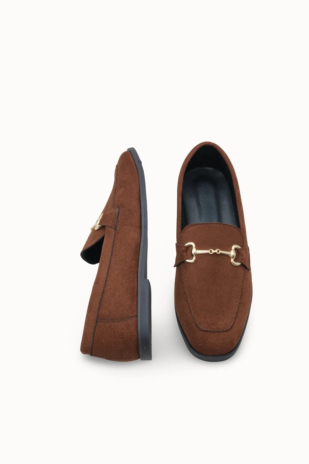Yüksek kaliteli kahverengi süet Riccon Loventino Winlayna Kadın Babet ile lüks ve konforu bir arada yaşayın.