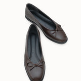 Şık ve modern görünümüyle Loventino Kadın Babet 001296 Kahverengi Cilt, her sezonun vazgeçilmezi.