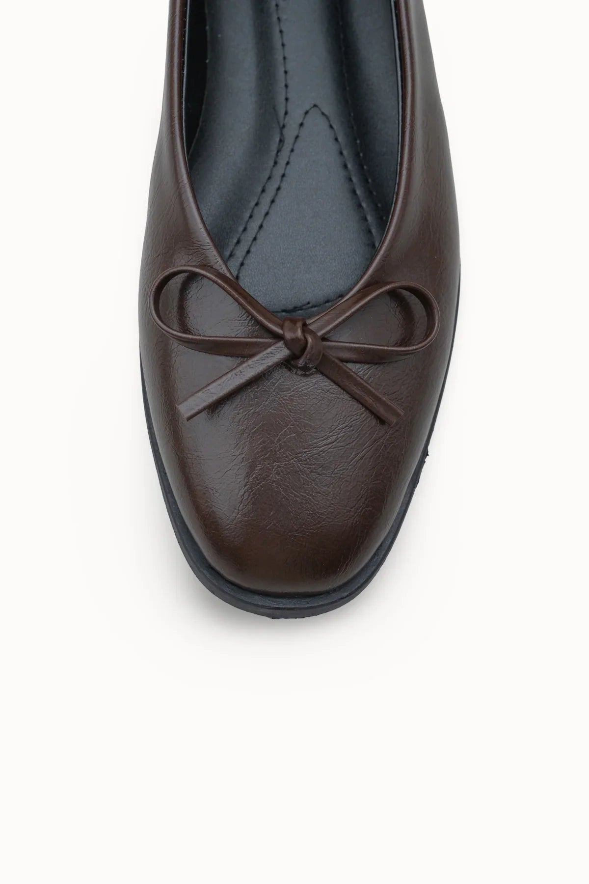 Riccon Loventino Kadın Babet 001296 Kahverengi Cilt, şık ve lüks tasarımı ile zarif kadın ayakkabısı.