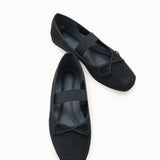 Riccon Loventino Kadın Babet 00124001 Siyah Süet, modern stil ve konforu bir araya getiren lüks bir ayakkabı.