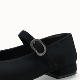 Siyah süet Loventino Kadın Sivri Burun Babet 0012501, şıklığı ve konforu bir araya getirerek günlük kullanımda zarafet sağlar.