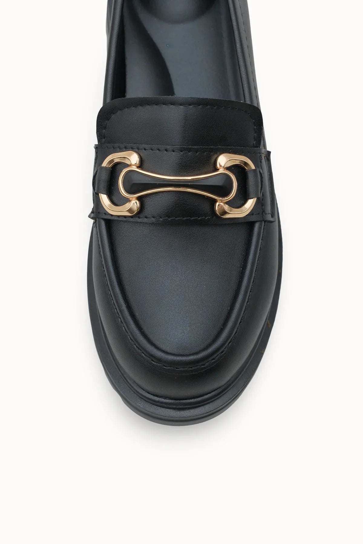 Riccon Loventino Kadın Loafer 0012551 Siyah, şık ve zarif tasarımıyla modern kadınların vazgeçilmezi.