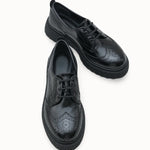 Riccon'un Loventino Oknyrth Kadın Bağcıklı Loafer 00121990 Mat Siyah Rugan modeli, lüks ve konforu bir arada sunuyor.
