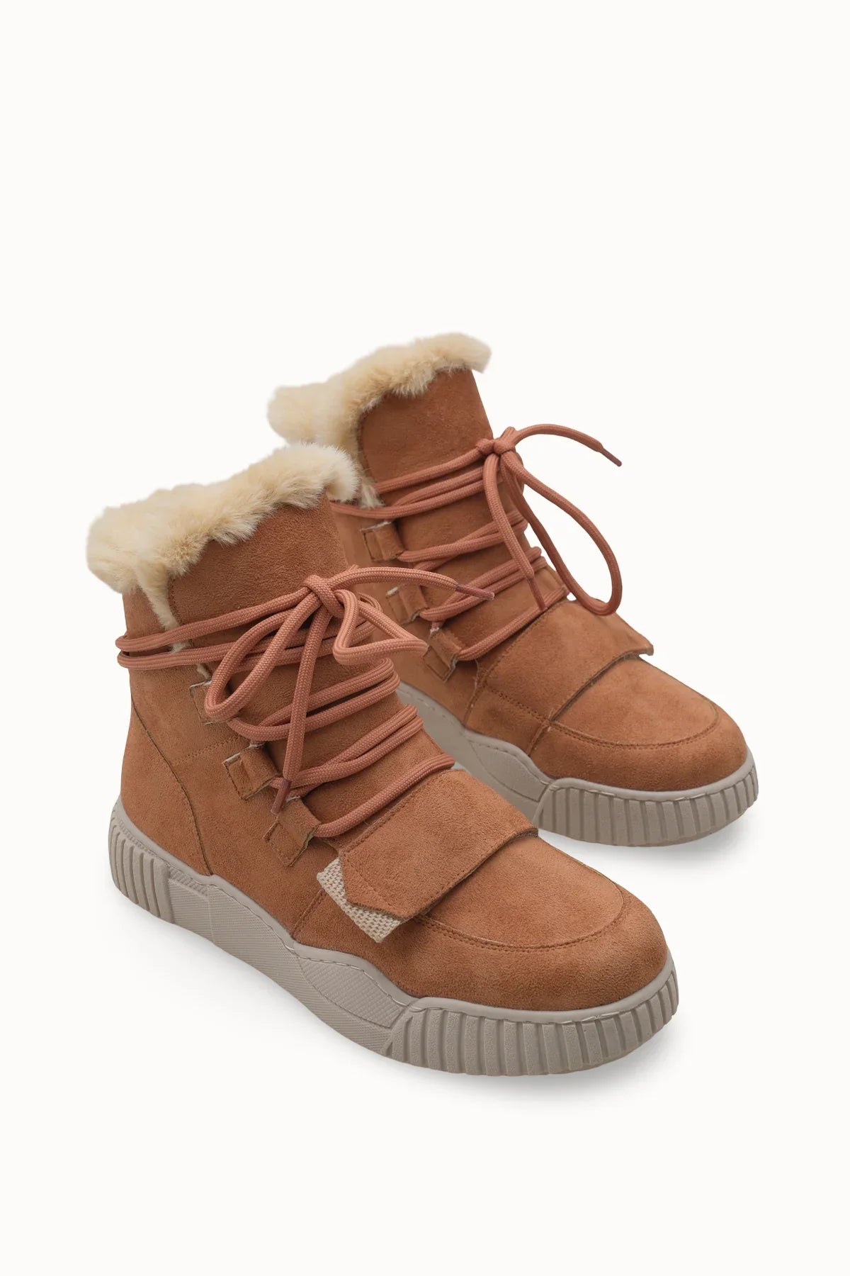 Riccon Loventino Pyriseth Kadın İçi Kürklü Sneaker Bot 0012711 Taba Süet, lüks tasarım ve konfor bir arada.