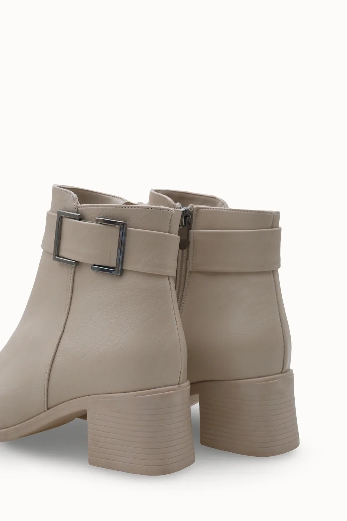 Loventino Iohdris Kadın Bot 0012604 Ten Cilt, günlük kullanım için ideal, konforlu ve stil sahibi bir seçenek.