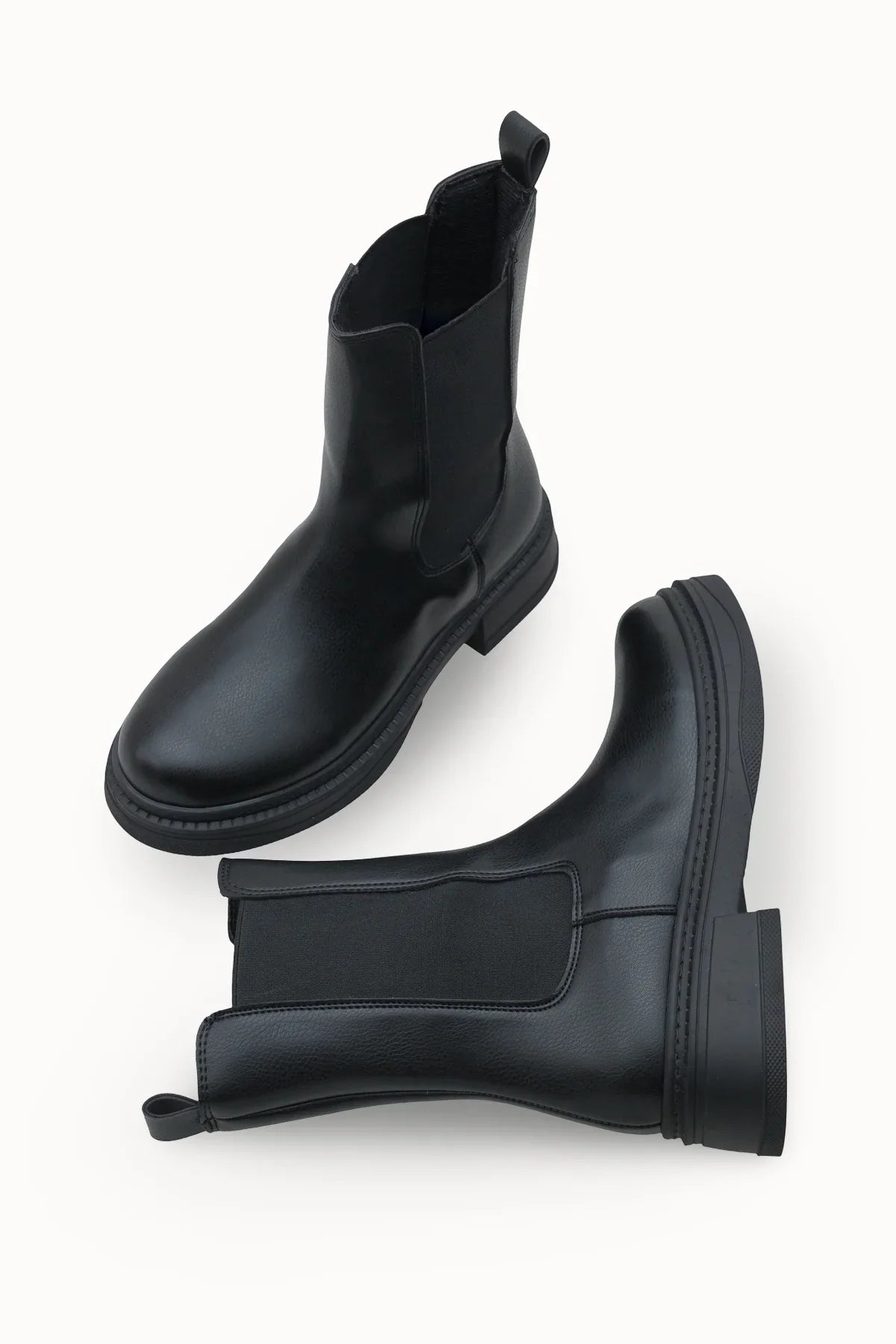 Loventino Vennalue Kadın Chelsea Bot 0012702 Siyah - Zarif görünümü ile her ortamda öne çıkan lüks bot