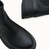 Lüks Loventino Gifnarra Kadın Chelsea Bot 0012700 Siyah, yüksek kaliteli deri ve zarif tasarımı ile dikkat çekiyor.