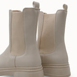 Loventino Vennalue Kadın Chelsea Bot 0012702 Ten – ateş kırmızısı renkte, modern çizgileri ve kaliteli derisi ile göz alıcı kadın botu.