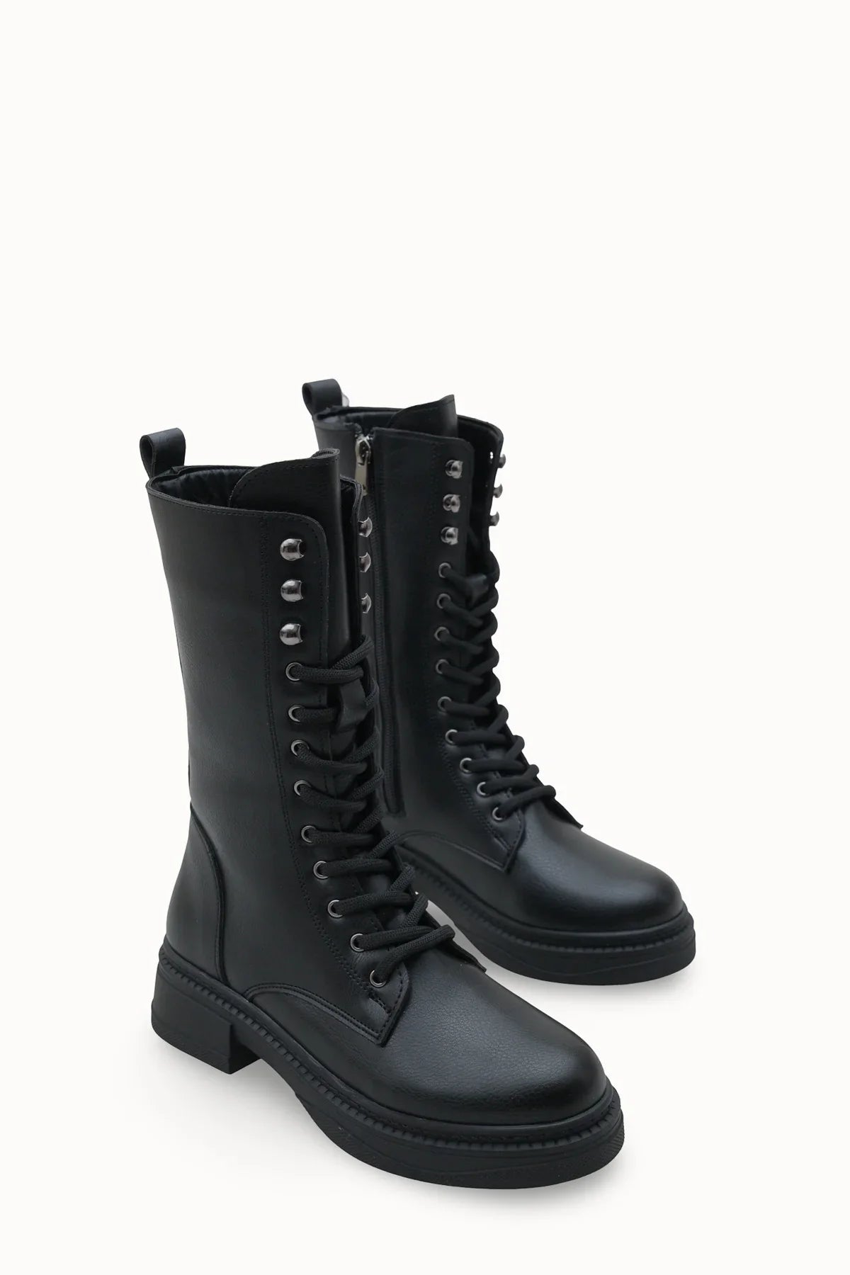 Loventino Marlyrra Kadın Bağcıklı Kısa Çizme 0012707 Siyah - Lüks tasarıma sahip şık ve konforlu kısa çizmeler.