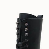 Riccon Loventino Marlyrra Kadın Bağcıklı Kısa Çizme 0012707 Siyah, ince detayları ve kaliteli malzemesiyle konfor ve şıklığı bir arada sunar.