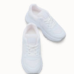 Riccon Loventino Kadın Sneaker 0012140 Beyaz, vegan deri malzemesiyle gün boyu rahatlık sunan lüks spor ayakkabıdır.