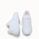 Riccon Loventino Kadın Sneaker 0012140 Beyaz, konforlu ortopedik iç tabanı ve zarif görünümü ile öne çıkan modern spor ayakkabıdır.