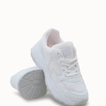 Riccon Loventino Kadın Sneaker 0012140 Beyaz, şık ve minimalist tasarımıyla ofis ve dış mekan kullanımı için ideal spor ayakkabı.