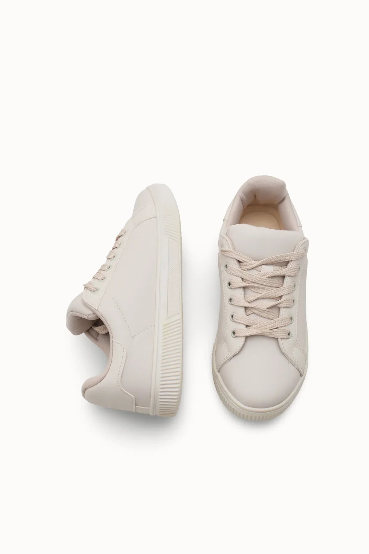 Lüks Loventino Meshronei Kadın Sneaker 0012601 Bej, şıklığı ve konforu bir arada sunuyor.