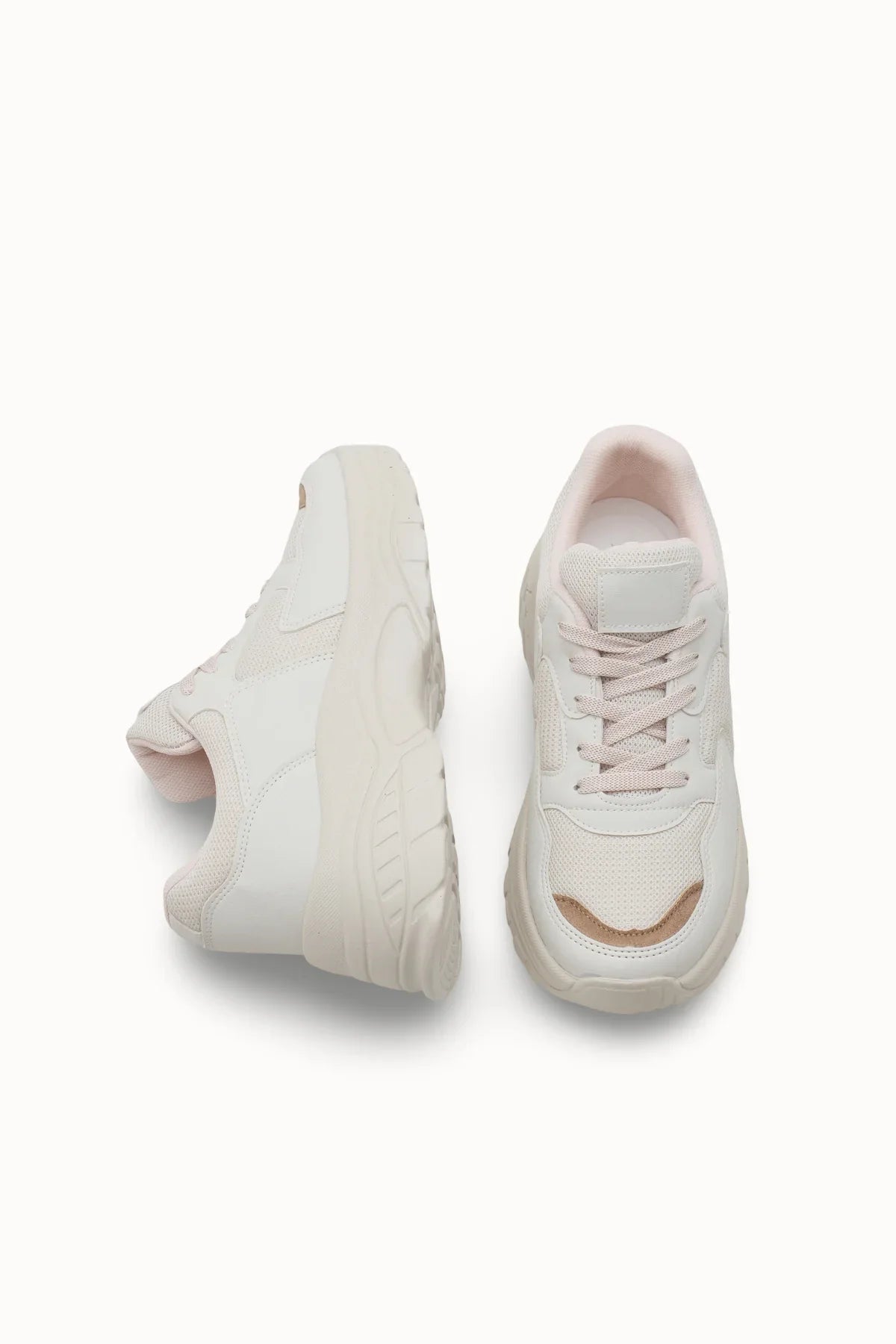 Loventino Kadın Sneaker 0012140 Bej Vizon, ortopedik iç tabana sahip özel tasarımıyla gün boyu rahatlık sunan stil sahibi ayakkabılar.