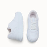 Loventino Kadın Sneaker 0012255 Beyaz Beyaz, gün boyunca rahatlık sunan ve şıklığıyla dikkat çeken bir spor ayakkabı.