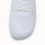 Riccon Loventino Kadın Sneaker 0012255 Beyaz Beyaz, zarif ve şık tasarımıyla öne çıkan, vegan deriden üretilmiş rahat spor ayakkabı.