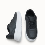 Loventino Kadın Sneaker 0012255 Siyah Beyaz, şık ve rahat bir tasarıma sahip, vegan deri kullanılarak üretilmiş, ortopedik iç tabanı ile gün boyu konfor sağlayan spor ayakkabı.