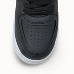 Loventino Kadın Sneaker 0012255 Siyah Beyaz, minimalist profiliyle her türlü kombini tamamlayabilen, günlük aktiviteler için ideal bir stil unsuru.