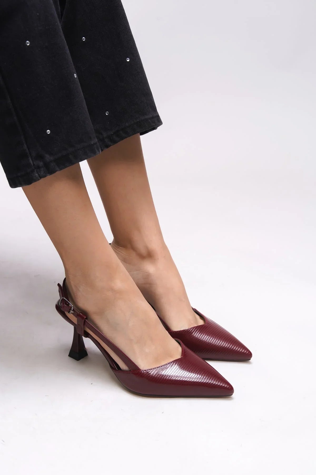 Loventino Elyerue Kadın Arkası Açık Sivri Burun Stiletto 0012725 Bordo Rugan Çizgili