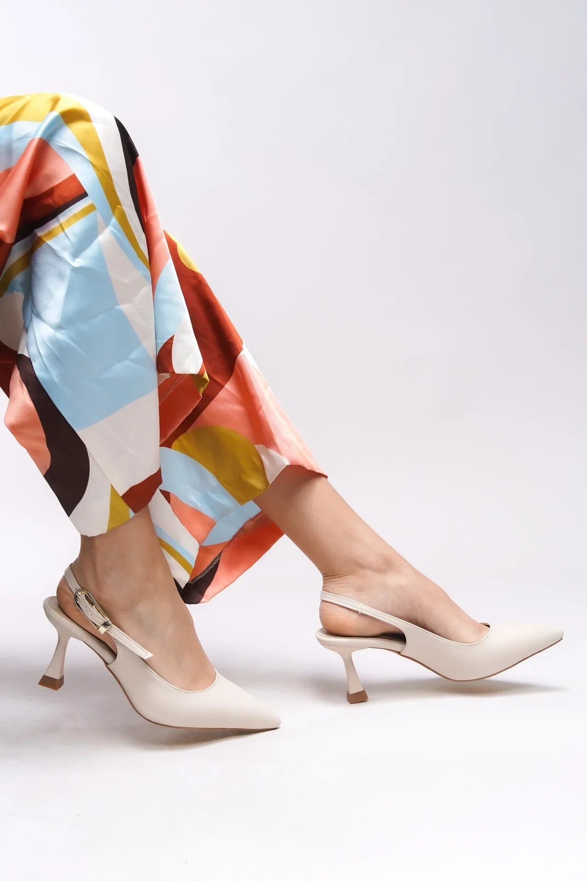 Loventino Ysalaela Kadın Arkası Açık Sivri Burun Stiletto 0012700 Ten Cilt